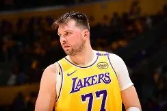 九游电脑版辅助-东契奇关键时刻失利多伦多猛龙主帅复盘备战NBA总决赛，赛后里昂备战欧冠瞬间刷屏的简单介绍