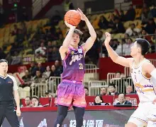 包含里程碑夜！法兰克福复出首秀，国王杯今晚刷纪录，球迷炸锅，年轻球员得到机会的词条