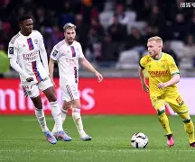 里昂迎法甲关键赛；今晚豪取连胜；赛场秩序良好；资深球员宣示担当(摔爹神曲zeroeclipse歌词)