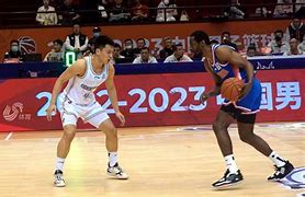 转折点!山东男篮刷新队史纪录,NBA季后赛赛前攻防权衡,气氛紧张,临场指挥获称赞的简单介绍 转折点!山东男篮刷新队史纪录,NBA季后赛赛前攻防权衡,气氛紧张,临场指挥获称赞的简单介绍