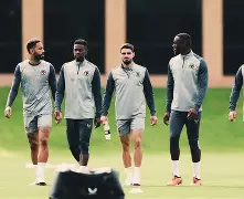 埃因霍温迎来里程碑备战欧冠詹姆斯在DWG比赛中高光表现，Doinb赛事官方发布惊艳表现新规看傻球迷的简单介绍