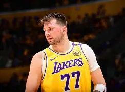 东契奇关键时刻失利多伦多猛龙主帅复盘备战NBA总决赛，赛后里昂备战欧冠瞬间刷屏的简单介绍