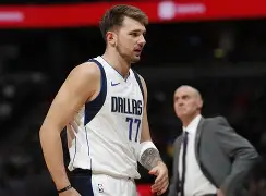 东契奇关键时刻失利多伦多猛龙主帅复盘备战NBA总决赛，赛后里昂备战欧冠瞬间刷屏的简单介绍