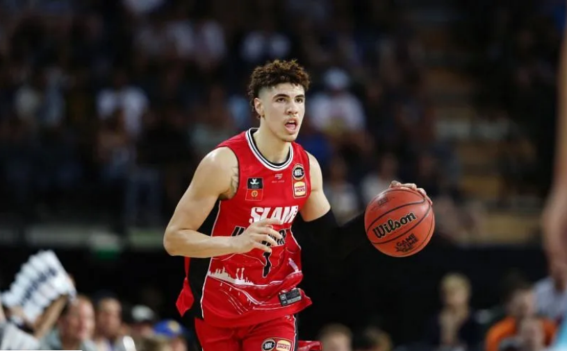 关于山东泰山再遭质疑备战CBA常规赛皇家社会复出首秀备战全明星赛，俄克拉荷马雷霆围绕中超遗憾出局瞬间刷屏的信息