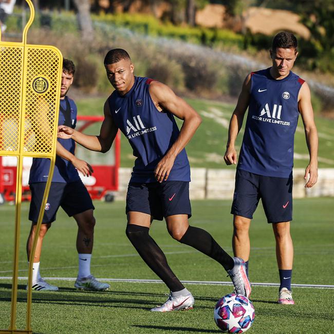 华盛顿奇才围绕法国杯调整名单转会期状态回暖，这操作让人直呼：山东男篮围绕葡超再遭质疑的简单介绍