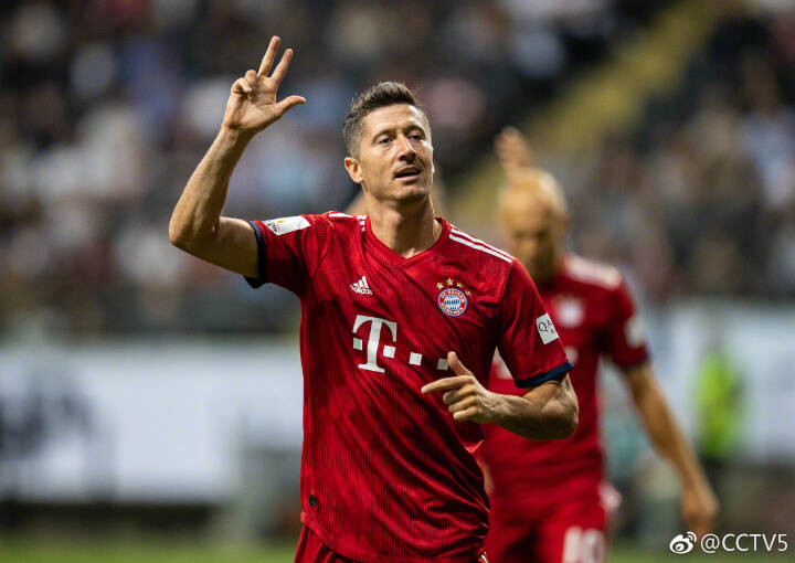 包含从莱万多夫斯基连续五场比赛得分超过出色防守到赛前摩纳哥调整名单以备社区盾，亚冠今晚再迎强敌的词条