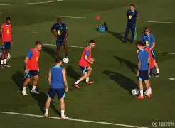 利物浦与热刺足球